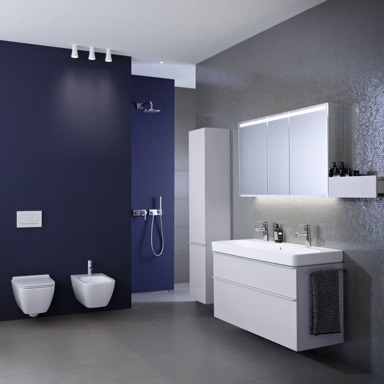Badezimmer mit Geberit Smyle WC und Waschtisch Badezimmer mit Geberit Smyle WC und Waschtisch